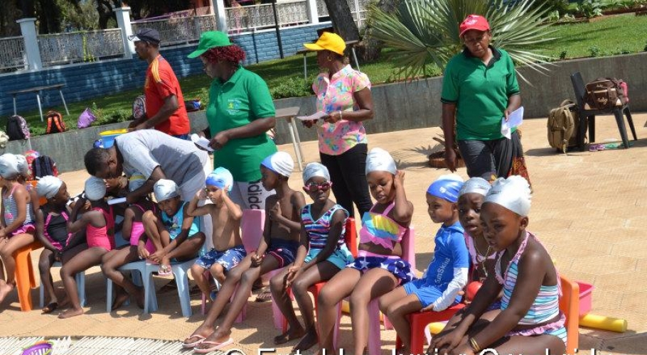 Entebbe Junior Cambridge Swimming Fete074