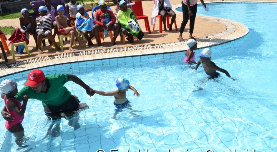 Entebbe Junior Cambridge Swimming Fete031