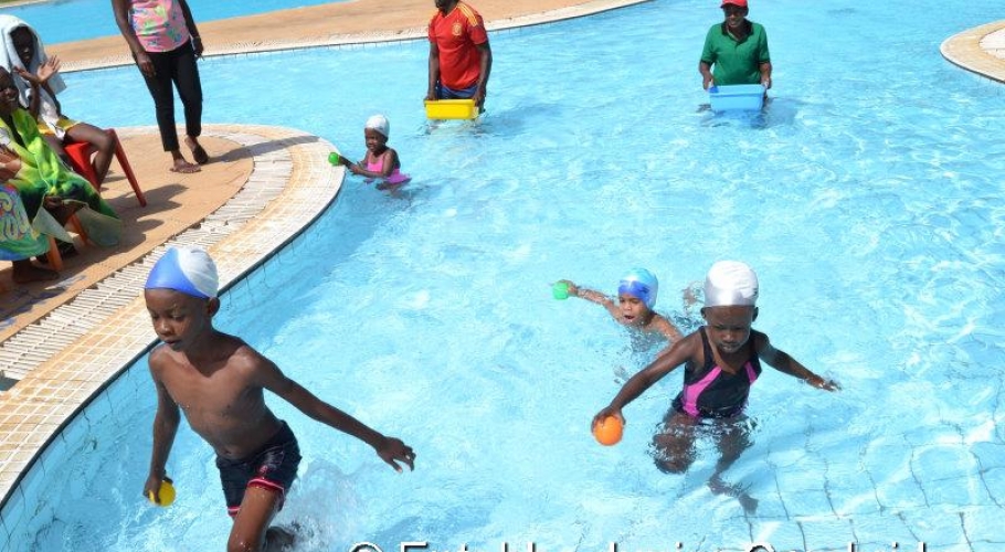 Entebbe Junior Cambridge Swimming Fete007