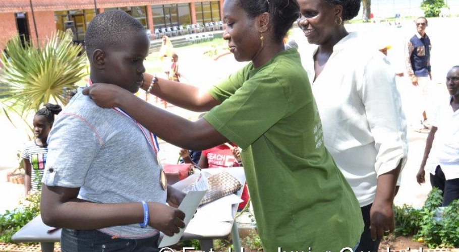 Entebbe Junior Cambridge Swimming Fete008