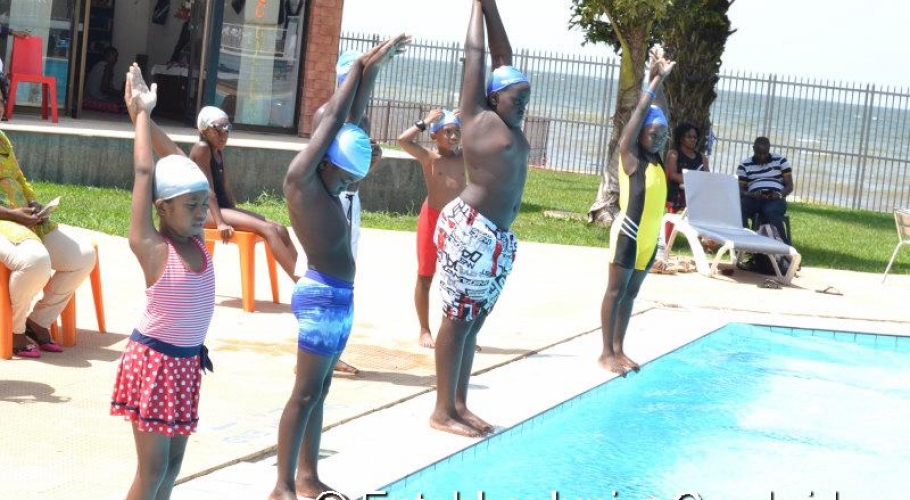 Entebbe Junior Cambridge Swimming Fete003