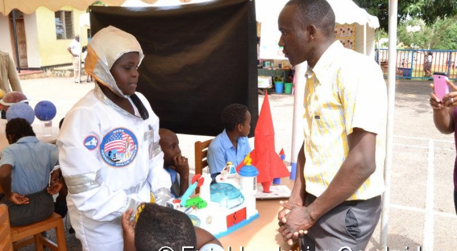 Entebbe Junior Cambridge Science Fair025