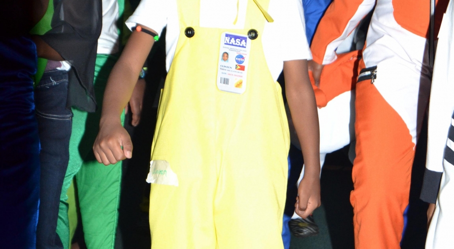 Entebbe Junior -  An Out of This World Christmas Production005