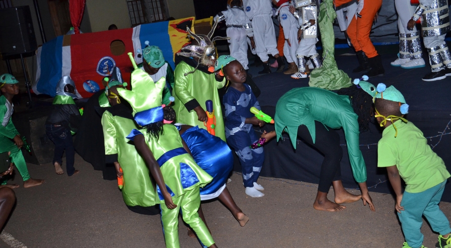 Entebbe Junior -  An Out of This World Christmas Production046